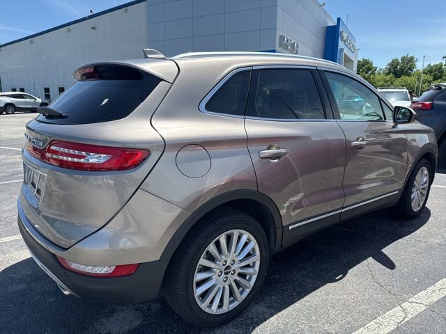 Used 2019 Lincoln MKC Premiere FWD image 2