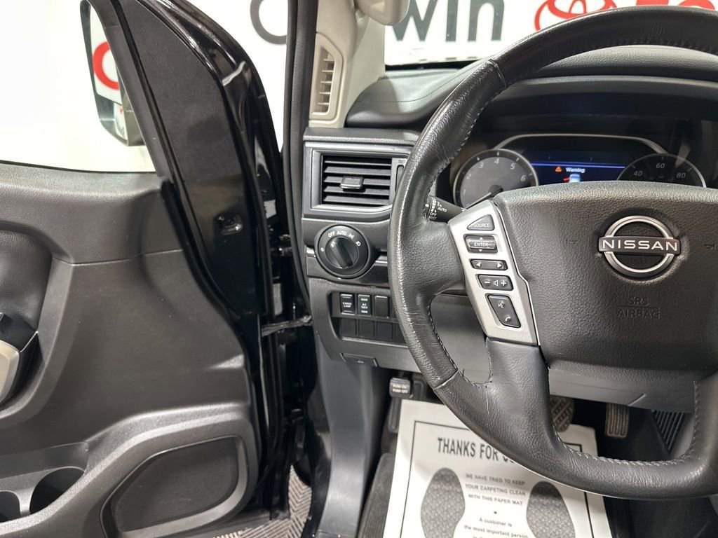 Used 2024 Nissan Titan SV w/ SV Convenience Package image 25