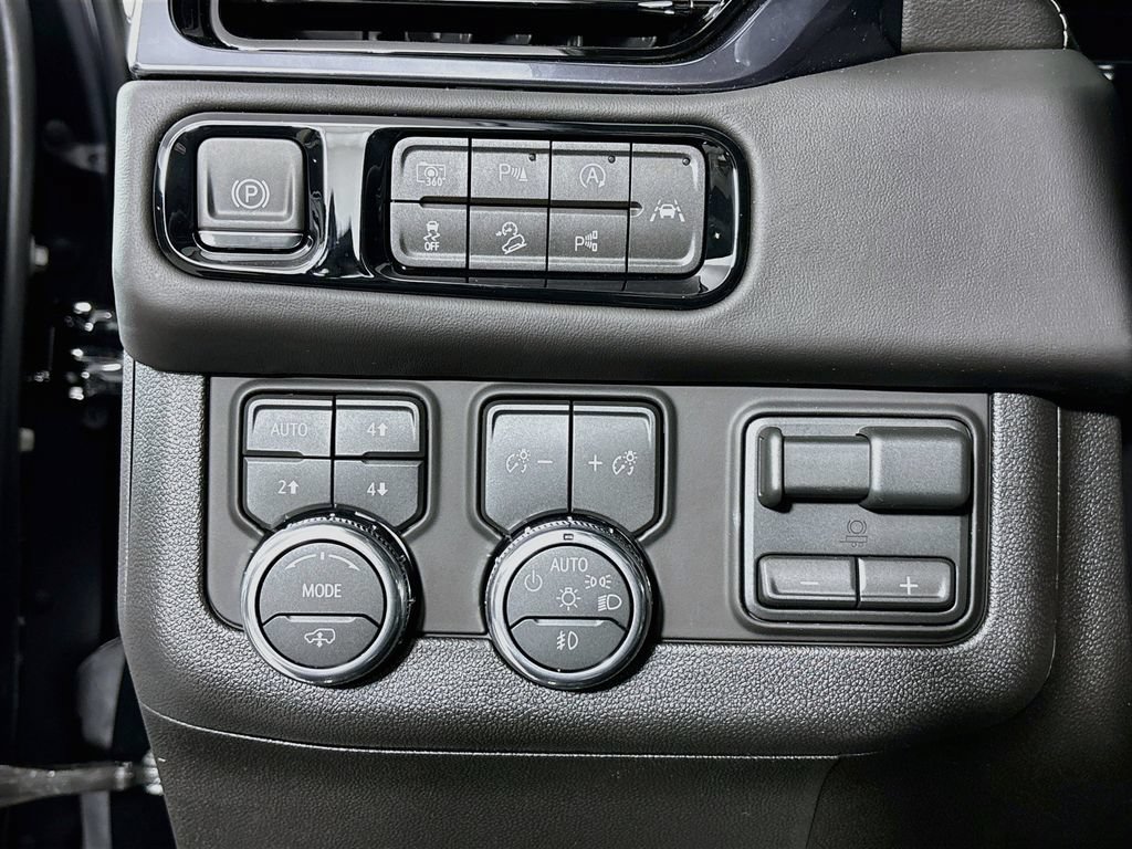 New 2026 GMC Yukon AT4 Ultimate AWD/4WD image 10