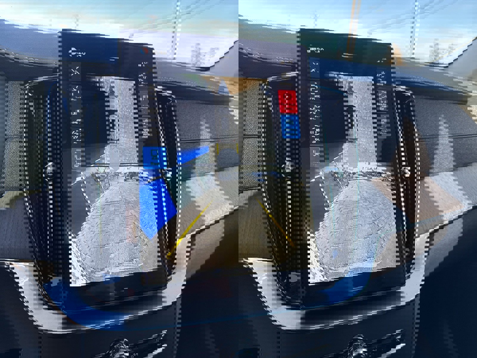 New 2026 Volvo XC90 T8 Ultra image 25