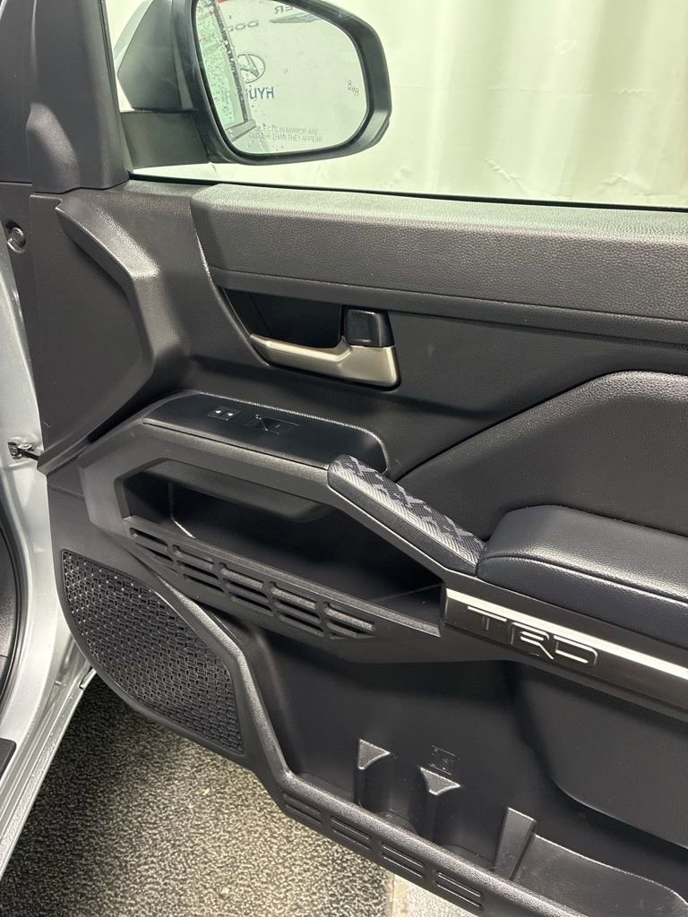 Used 2025 Toyota Tacoma TRD Sport image 9