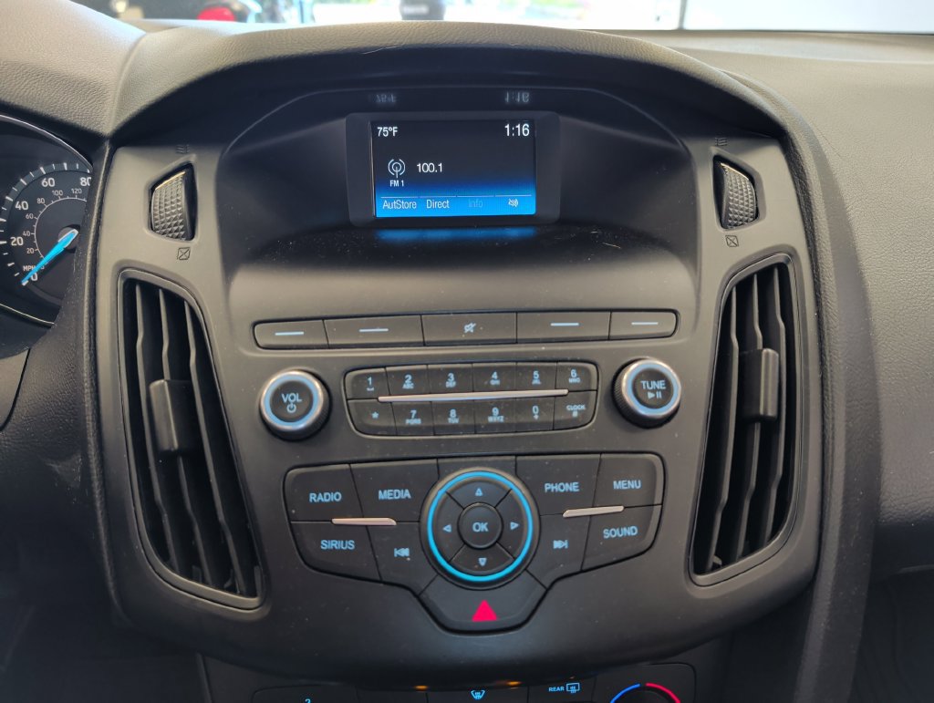 Used 2018 Ford Focus SE FWD image 20