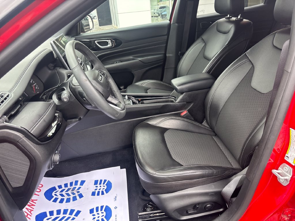 Used 2023 Jeep Compass Latitude w/ Sun and Sound Group AWD/4WD image 14