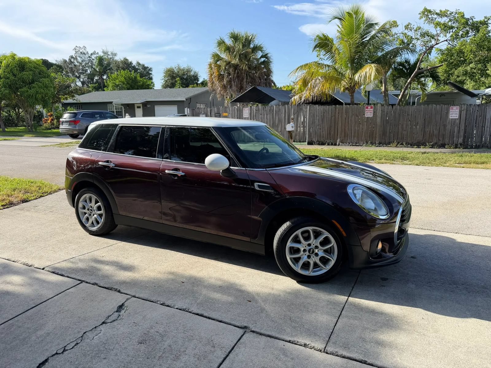 Used 2017 MINI Cooper Clubman FWD image 1
