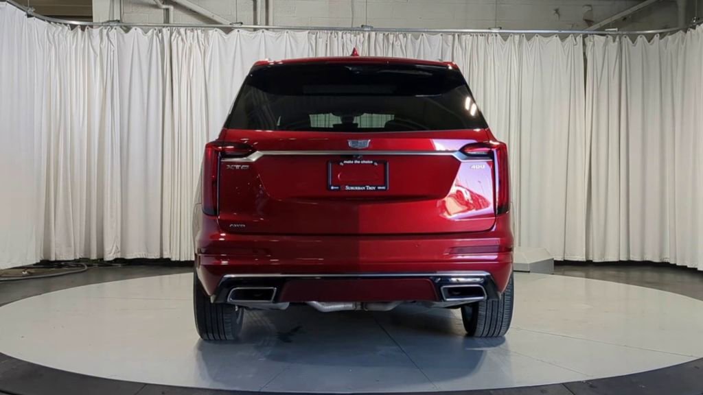 Used 2024 Cadillac XT6 Premium Luxury w/ Technology Package AWD/4WD image 7