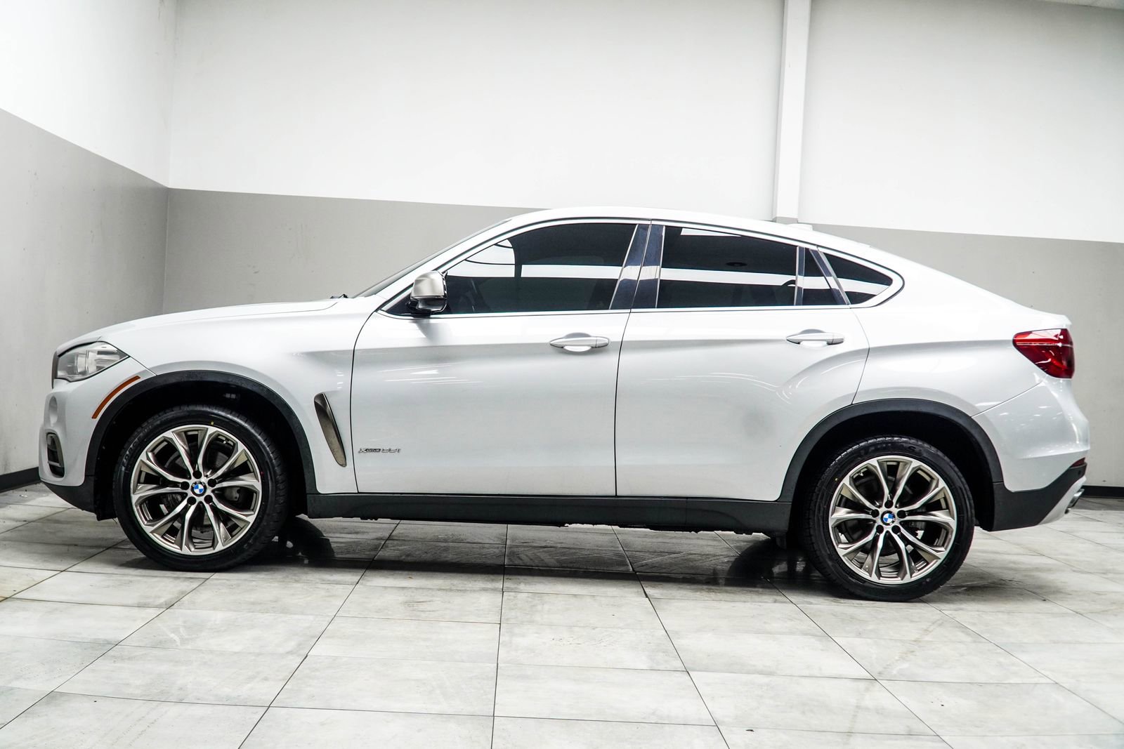 Used 2018 BMW X6 xDrive35i AWD/4WD image 9
