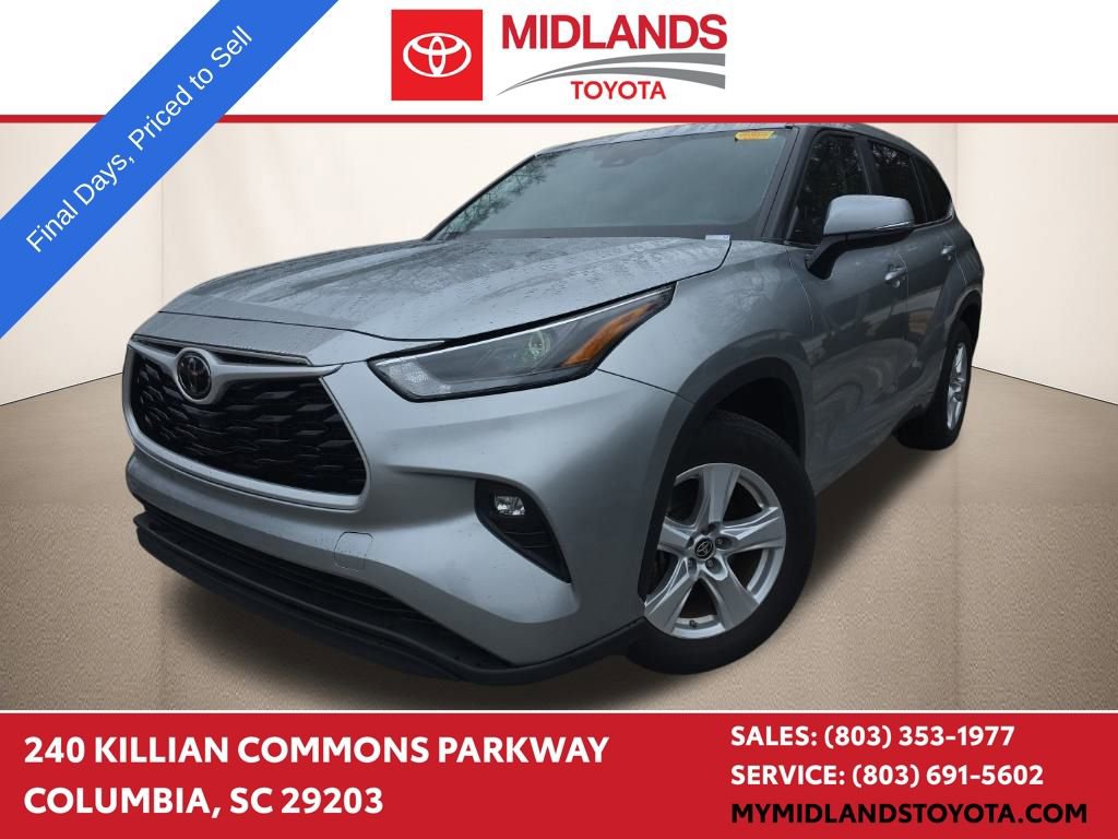 Used 2024 Toyota Highlander LE image 1