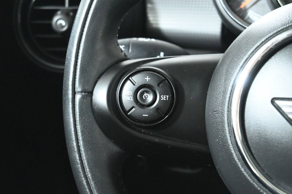 Used 2020 MINI Cooper 2-Door Hardtop image 18