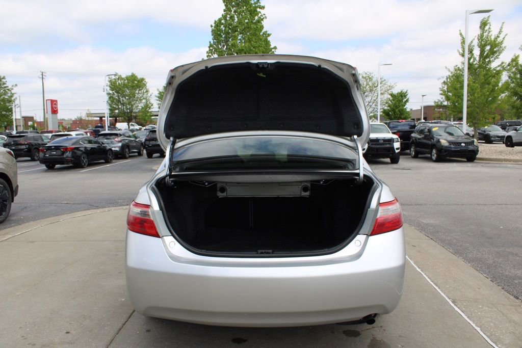Used 2009 Toyota Camry LE FWD image 9