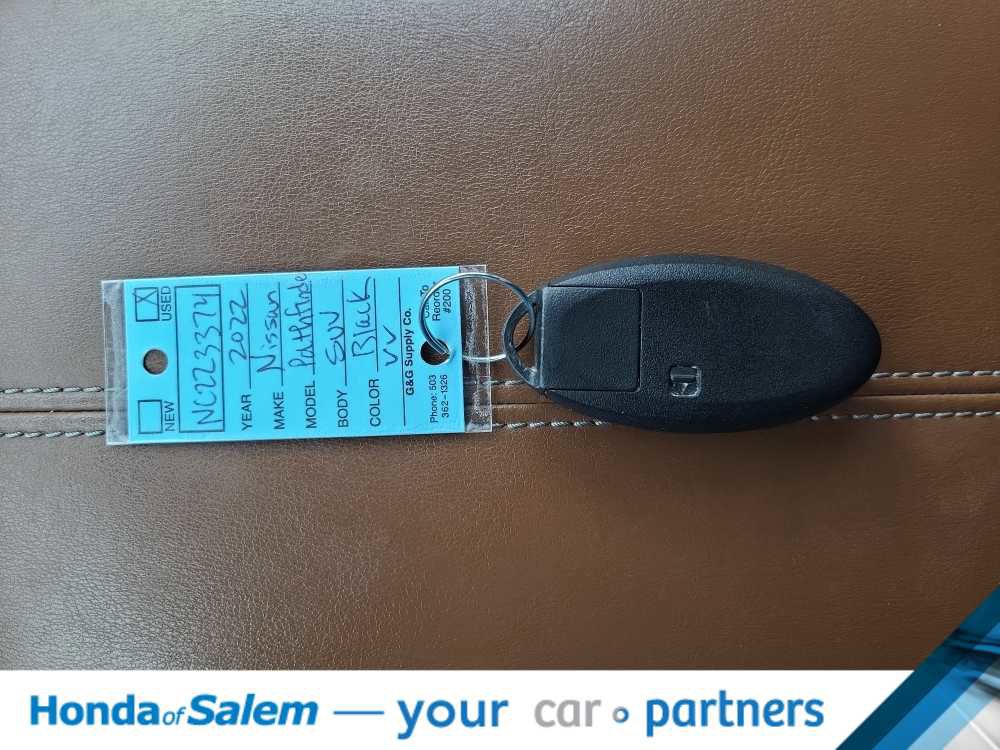 Used 2022 Nissan Pathfinder Platinum w/ Cargo Package image 20