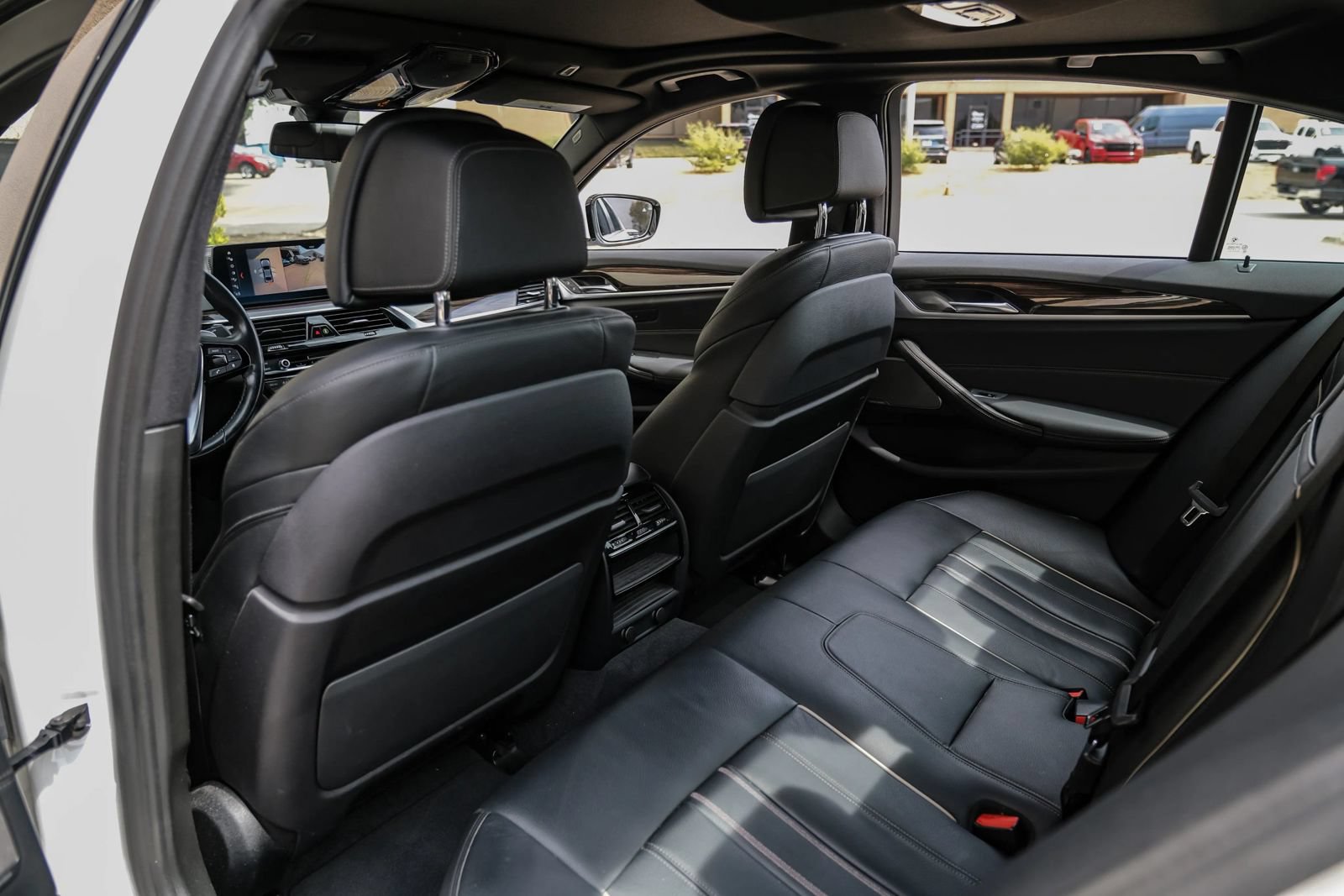 Used 2019 BMW 540i xDrive AWD/4WD image 36