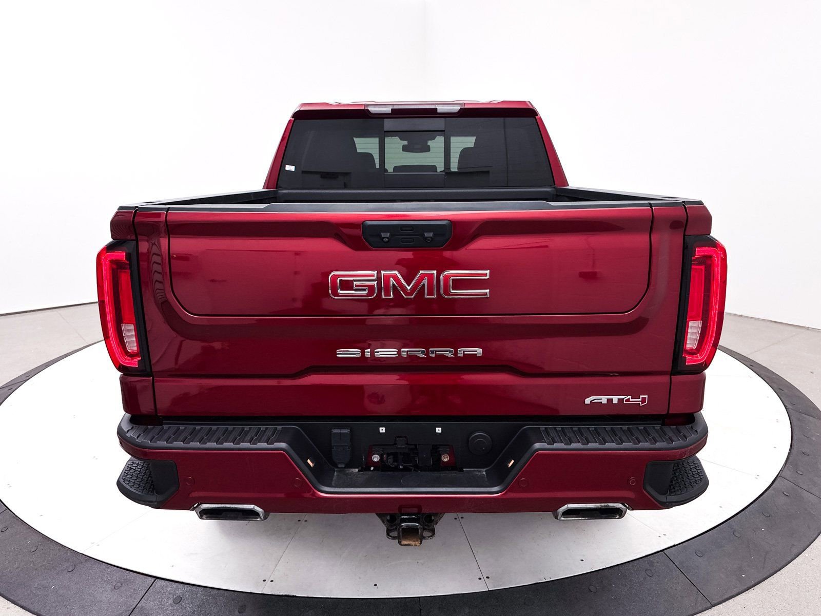 Used 2023 GMC Sierra 1500 AT4 w/ AT4 Preferred Package AWD/4WD image 18