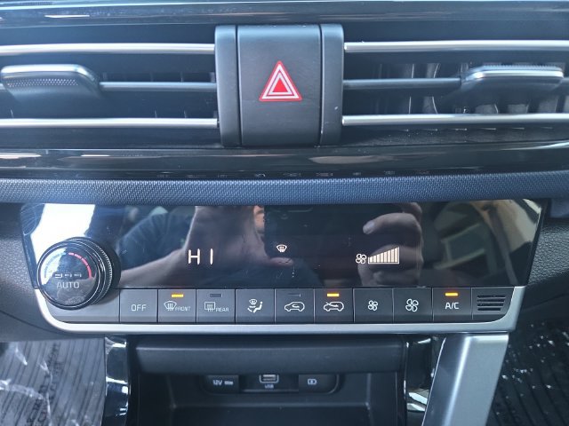 Used 2023 Kia Seltos S w/ Navigation Package FWD image 26