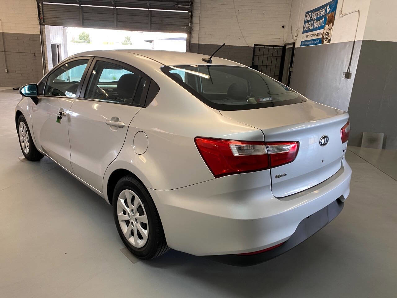 Used 2016 Kia Rio LX image 4