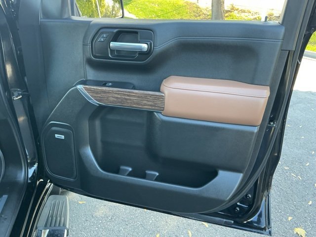 Used 2019 Chevrolet Silverado 1500 High Country w/ Technology Package image 32