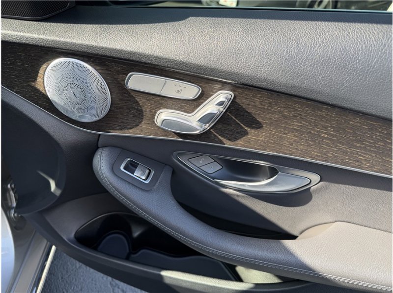 Used 2020 Mercedes-Benz C 300 Sedan w/ Premium Package image 30