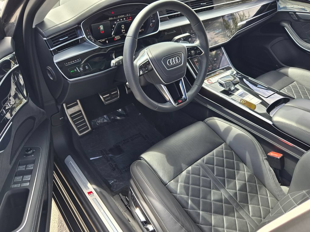 Used 2023 Audi S8 w/ S8 Comfort Plus Package AWD/4WD image 11