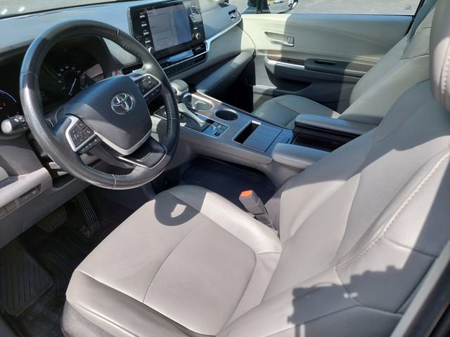 Used 2024 Toyota Sienna XLE w/ XLE Plus Package image 20