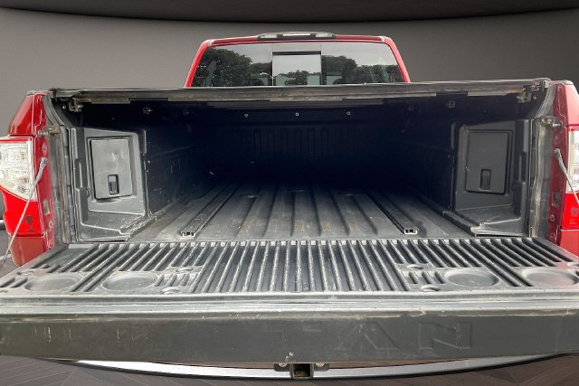 Used 2017 Nissan Titan Platinum Reserve AWD/4WD image 16