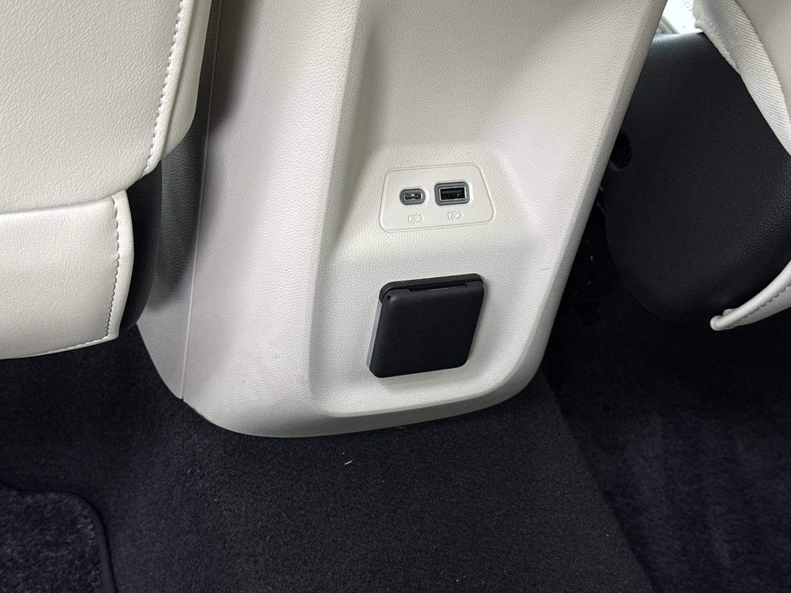 Used 2023 Buick Envision Avenir AWD/4WD image 11
