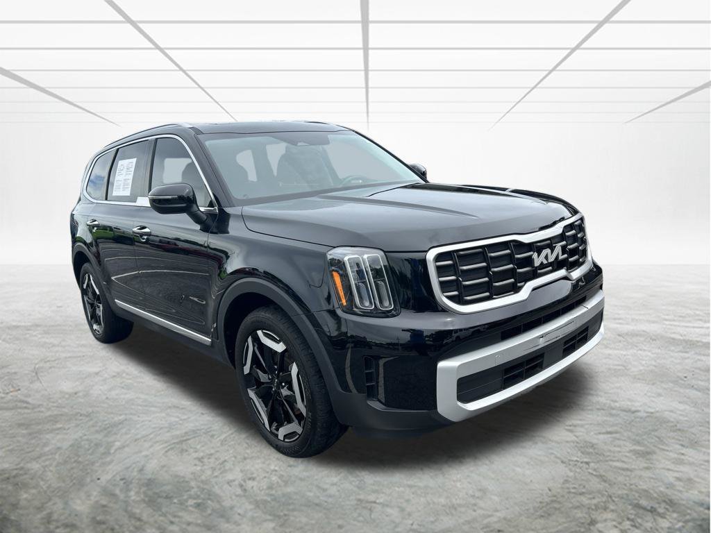 Used 2025 Kia Telluride S FWD image 2