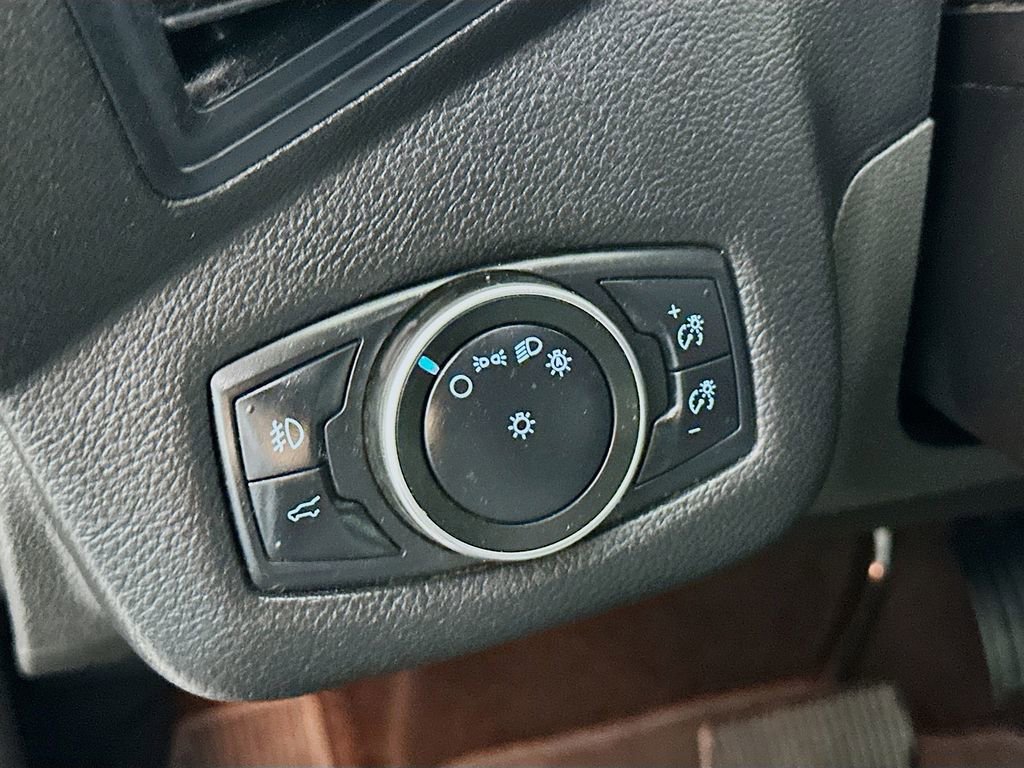 Used 2019 Ford Escape SE image 10