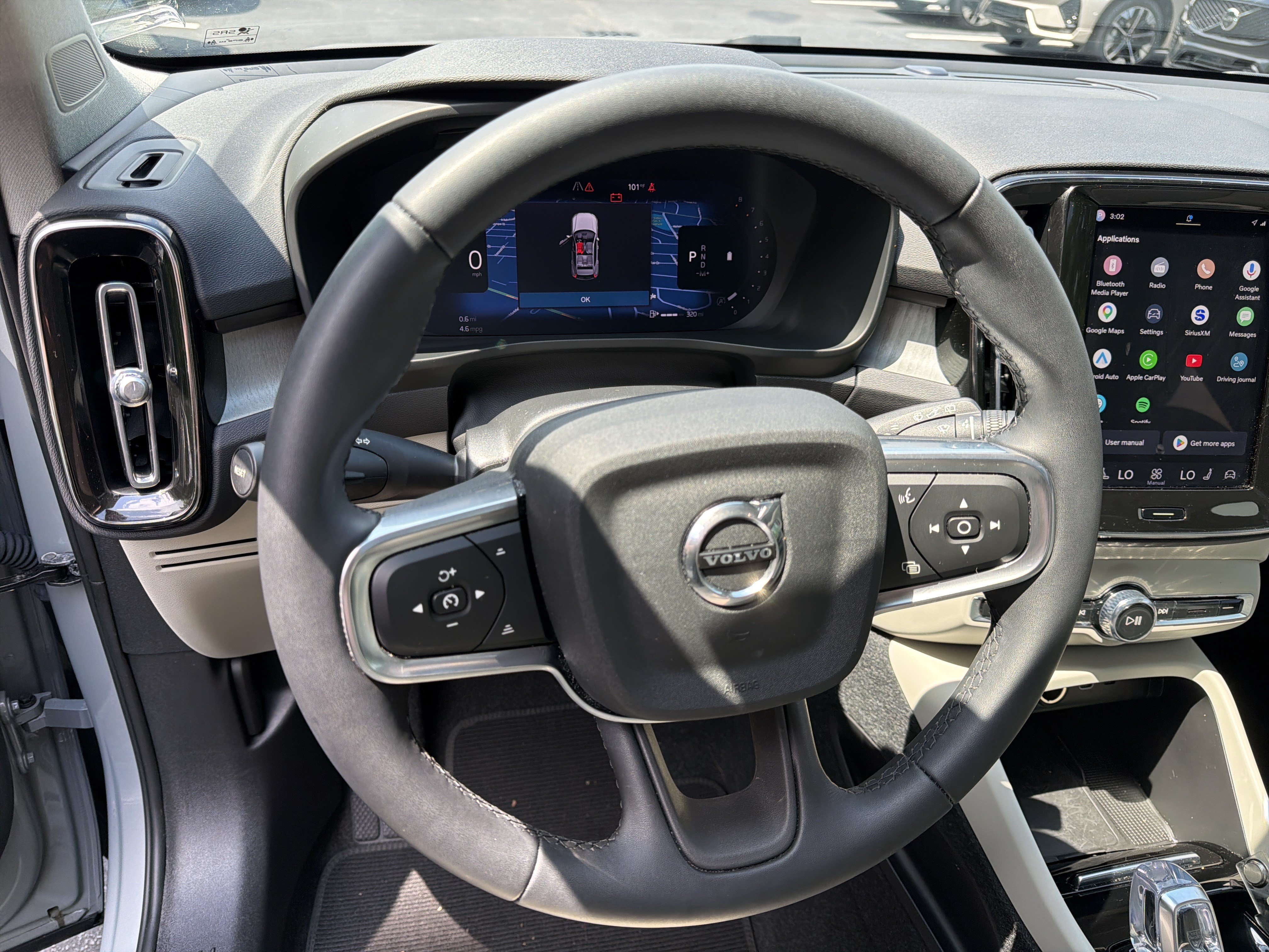 Certified 2024 Volvo XC40 B5 Plus AWD/4WD image 18