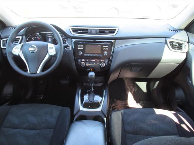Used 2015 Nissan Rogue SV image 11