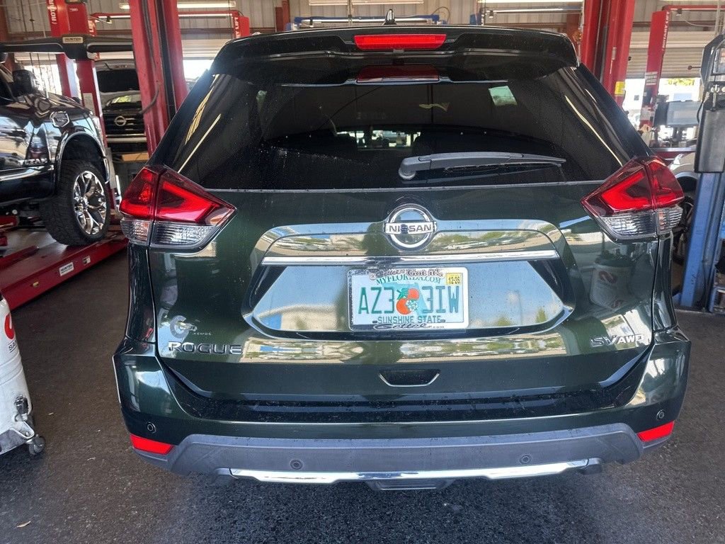 Certified 2020 Nissan Rogue SV image 3