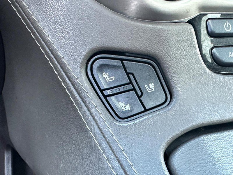 Used 2019 GMC Yukon Denali w/ Open Road Package AWD/4WD image 29