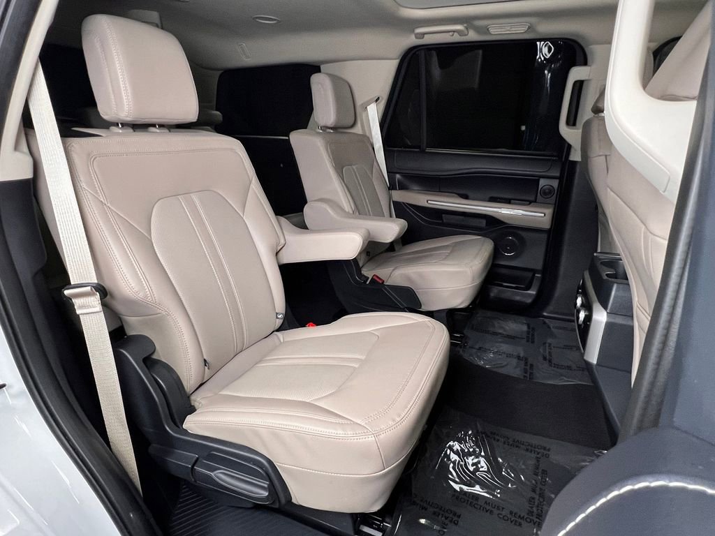 Used 2024 Ford Expedition Limited AWD/4WD image 28
