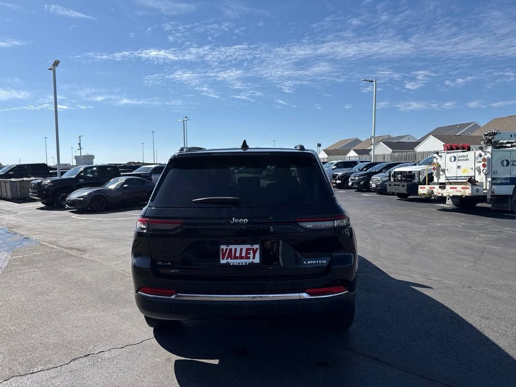 Used 2023 Jeep Grand Cherokee Limited AWD/4WD image 54
