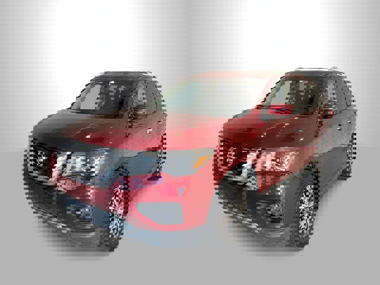 Used 2018 Nissan Pathfinder SV image 1