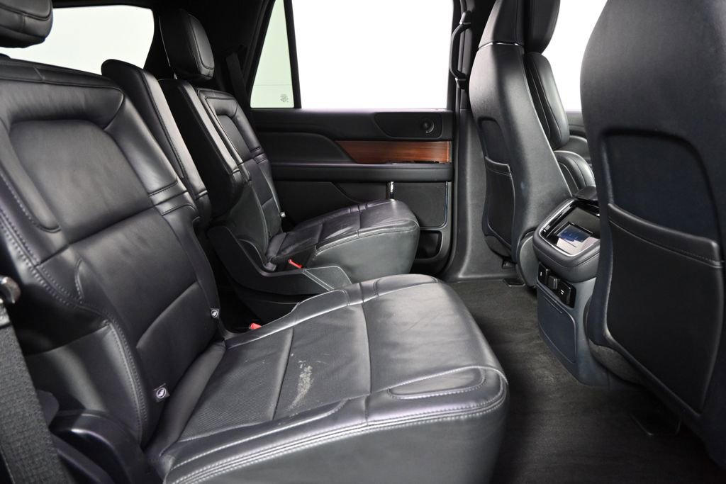 Certified 2023 Lincoln Navigator Reserve AWD/4WD image 18