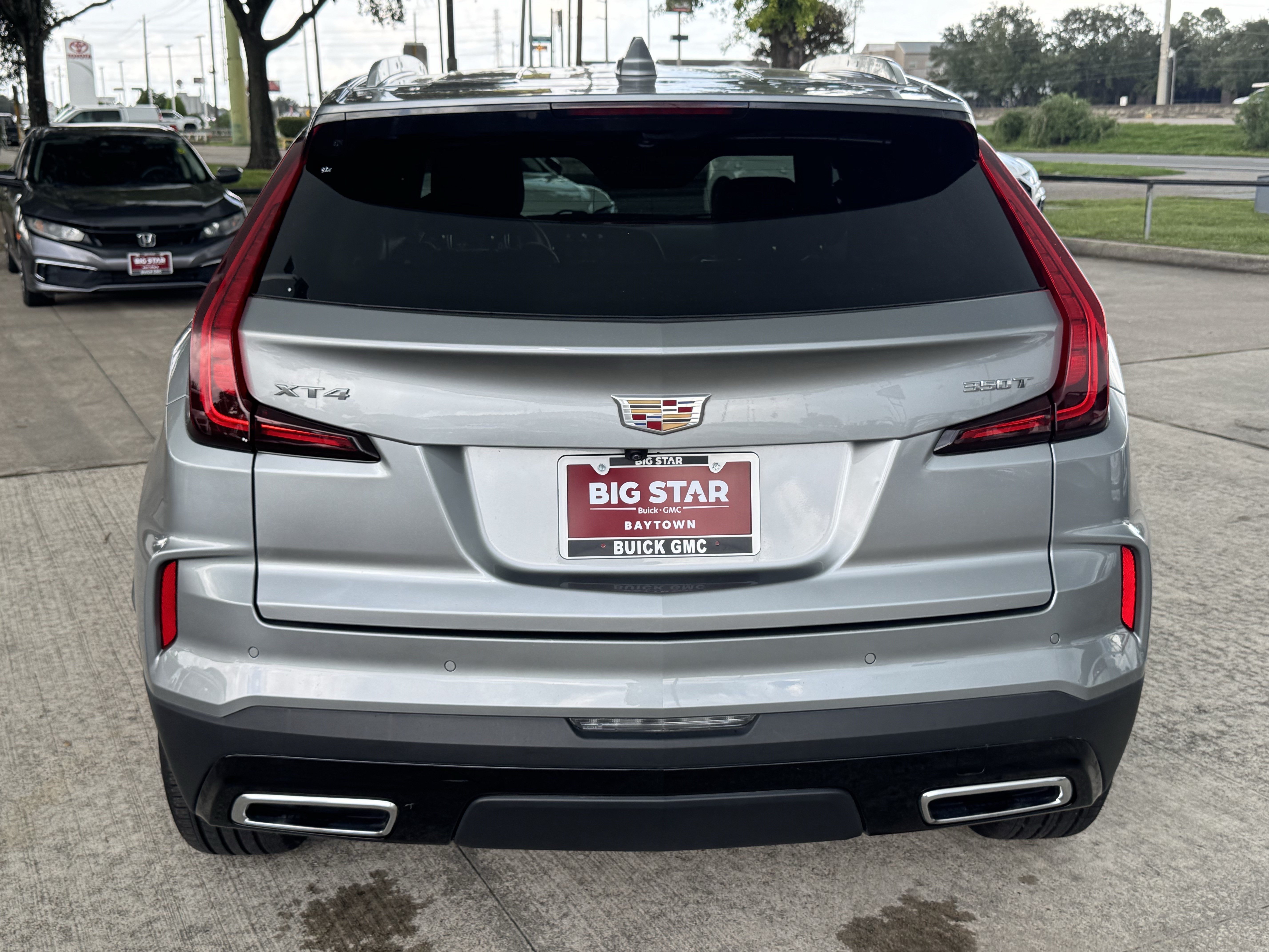 Used 2025 Cadillac XT4 Premium Luxury FWD image 6