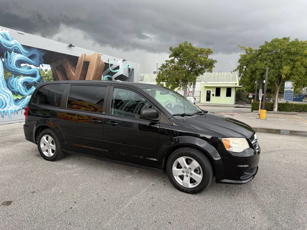 Used 2013 Dodge Grand Caravan SE image 4