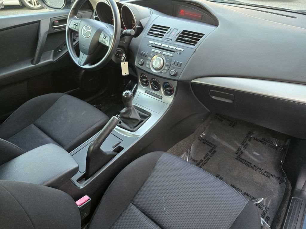 Used 2011 MAZDA MAZDA3 i Touring FWD image 19