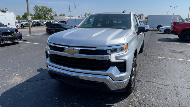 Used 2022 Chevrolet Silverado 1500 LT AWD/4WD image 5