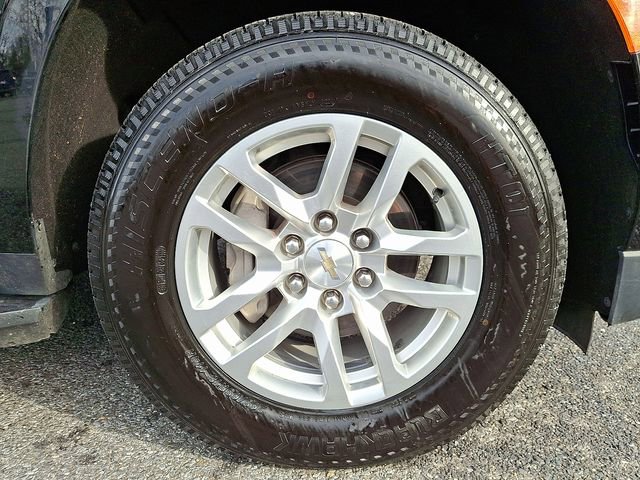 Used 2022 Chevrolet Suburban LT image 8