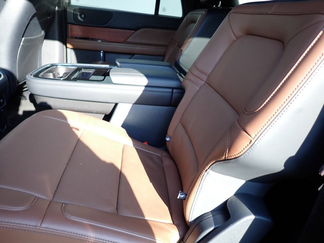 Certified 2024 Lincoln Navigator L Reserve image 16
