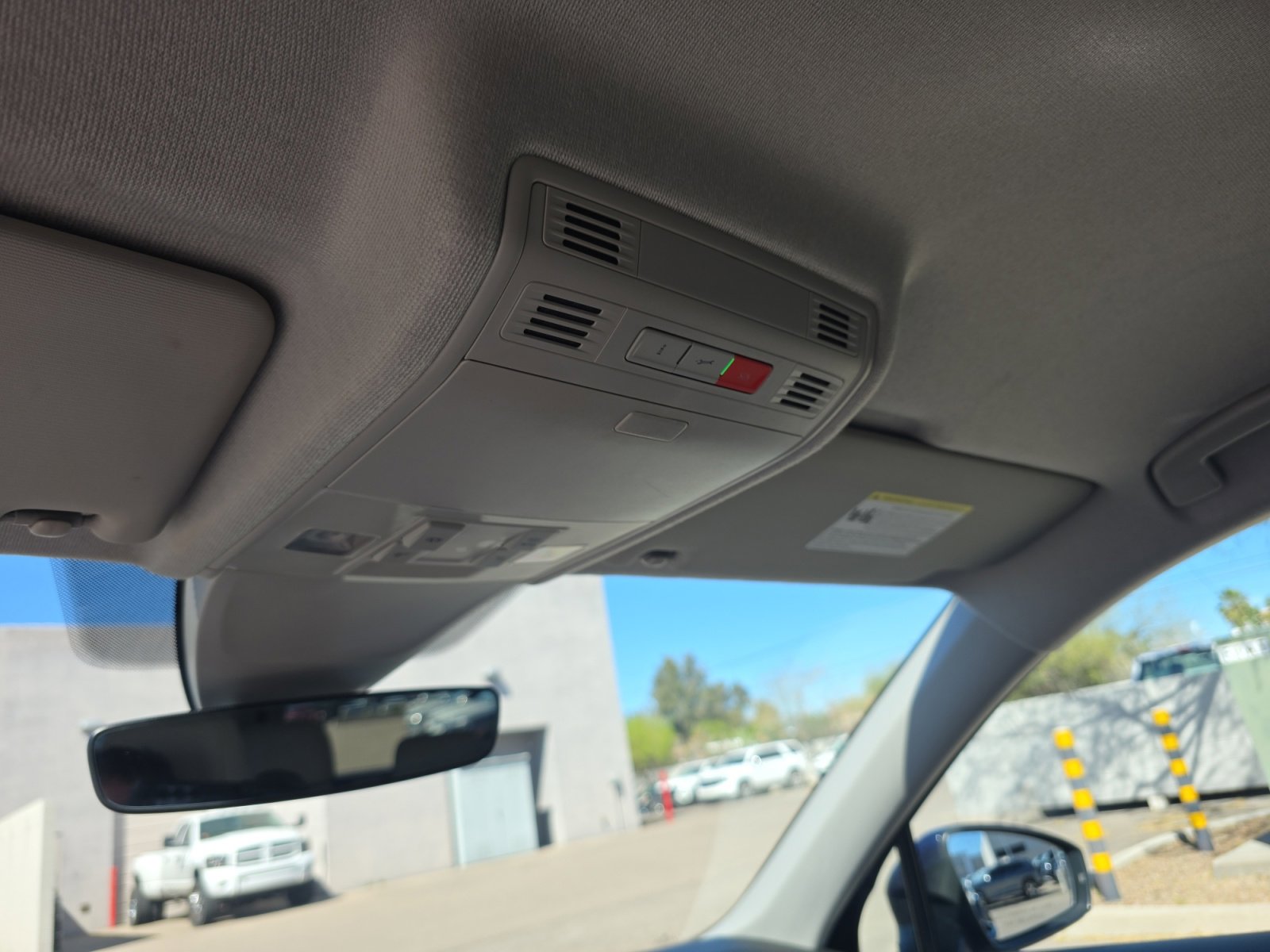 Used 2022 Volkswagen Tiguan SE image 31