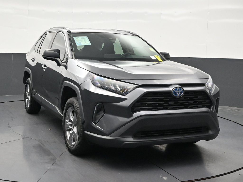 Used 2022 Toyota RAV4 LE AWD/4WD image 8