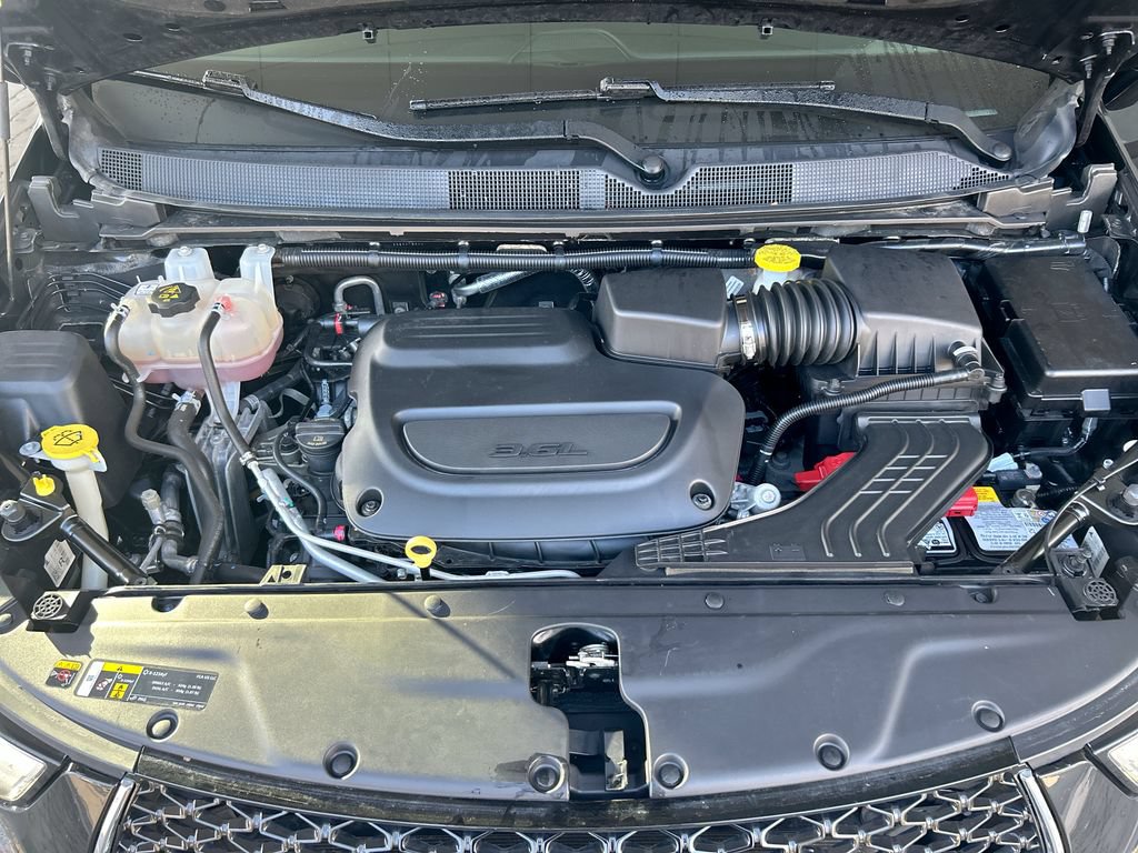 Used 2023 Chrysler Pacifica Limited FWD image 41