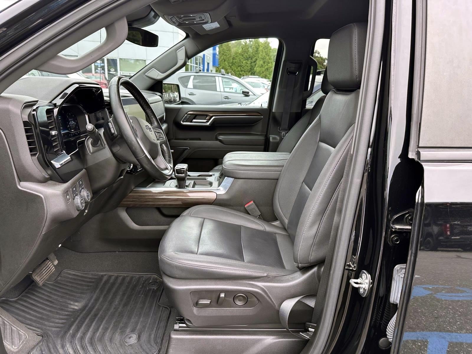 Used 2024 Chevrolet Silverado 1500 RST w/ Convenience Package II AWD/4WD image 11