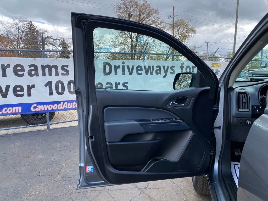 Used 2022 Chevrolet Colorado Z71 AWD/4WD image 12