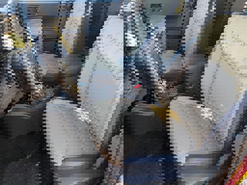 New 2026 Ford Maverick Lariat w/ 4K Tow Package image 16