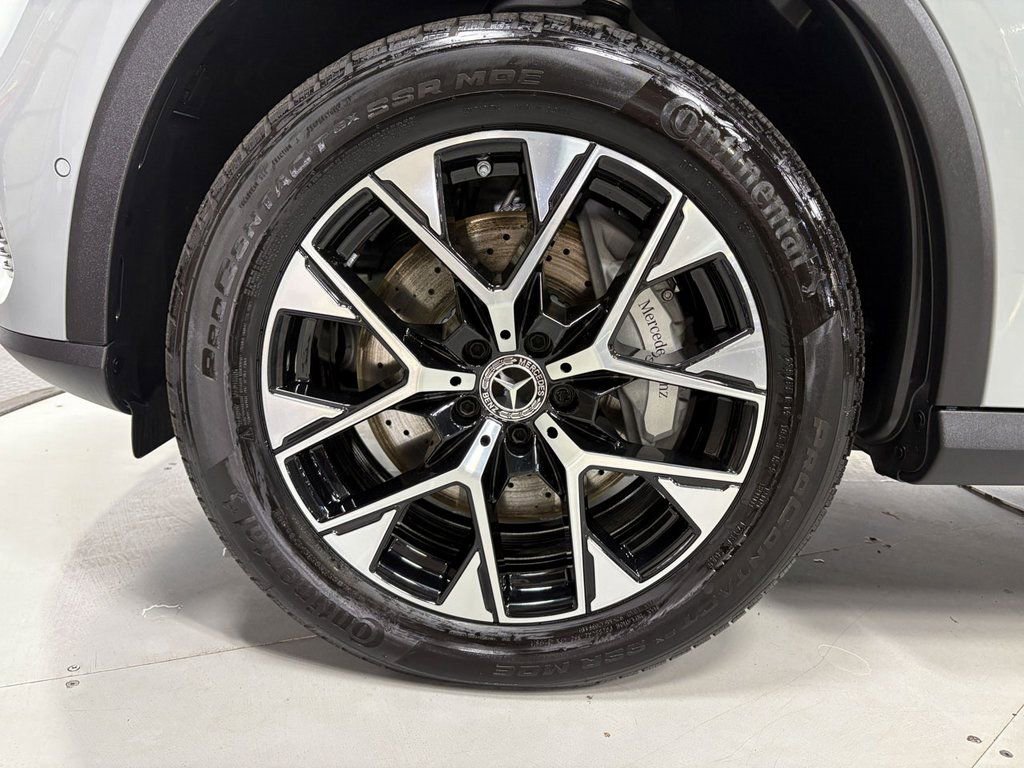 Used 2025 Mercedes-Benz GLC 350e 4MATIC w/ Driver Assistance Package image 37