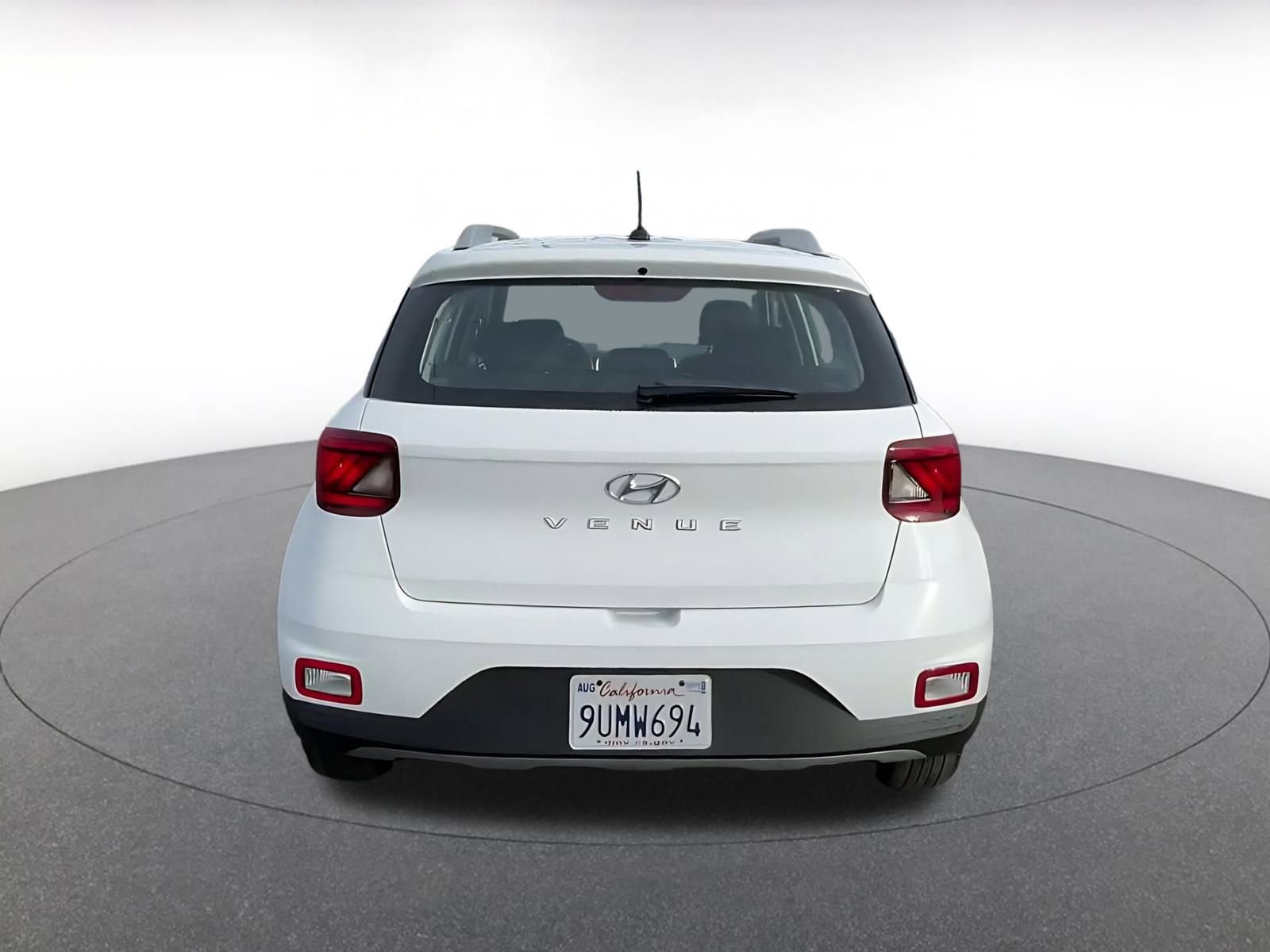 Used 2025 Hyundai Venue SEL image 12