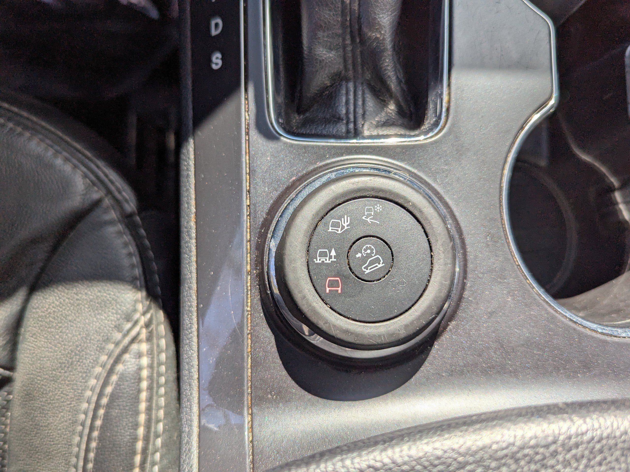 Used 2017 Ford Explorer Limited w/ Class II Trailer Tow Package image 30