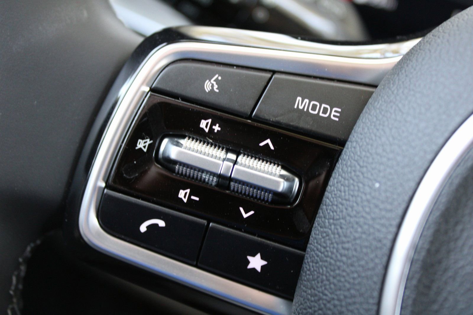 New 2026 Kia Sorento SX image 26